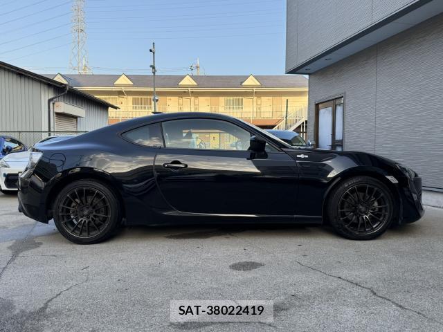 Toyota 86 2012-12 8220804-19