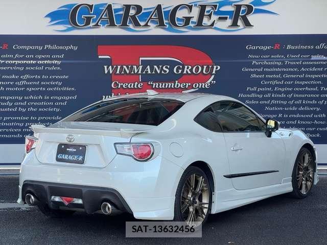 Toyota 86 2012-10 8220873-1