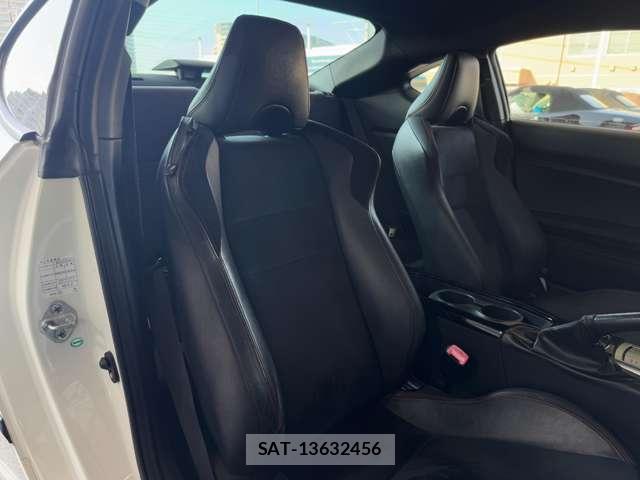 Toyota 86 2012-10 8220873-10