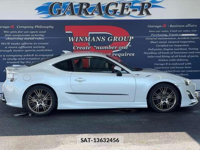 Toyota 86 2012-10 8220873-5