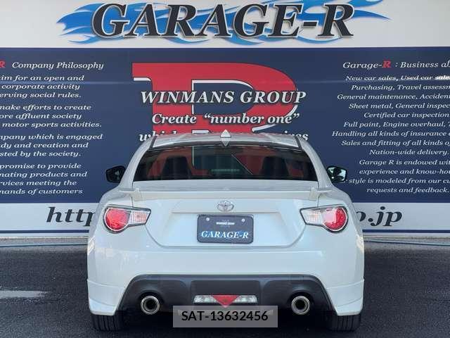 Toyota 86 2012-10 8220873-6