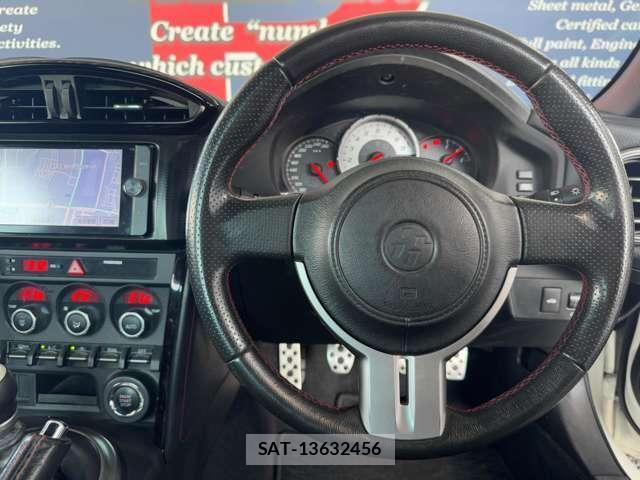 Toyota 86 2012-10 8220873-9