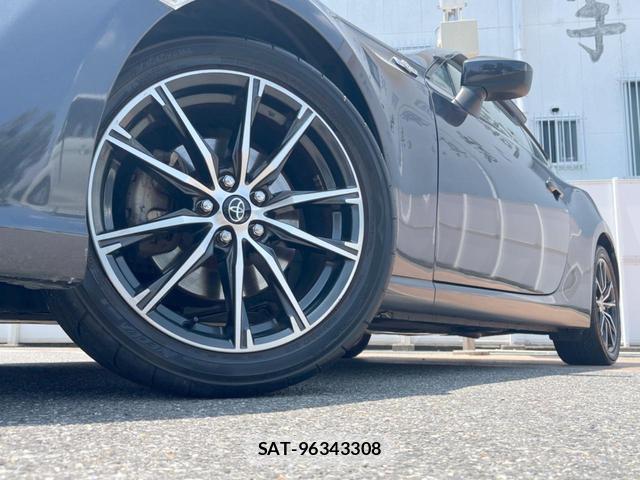 Toyota 86 2012-08 8221554-11