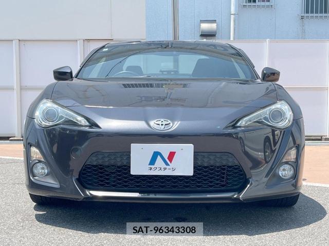 Toyota 86 2012-08 8221554-12