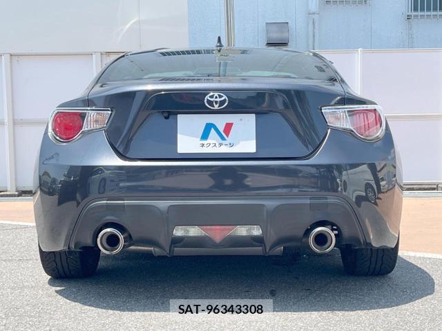 Toyota 86 2012-08 8221554-13