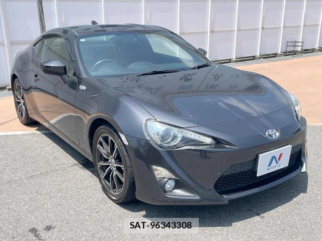 Toyota 86 2012-08 8221554-14