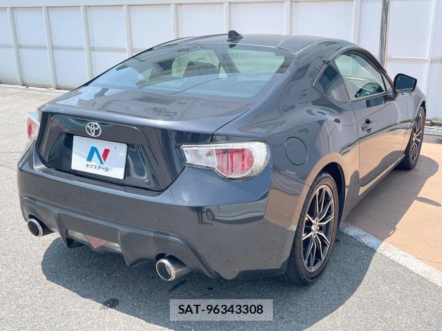 Toyota 86 2012-08 8221554-15
