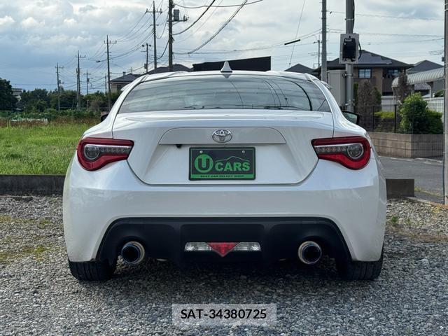 Toyota 86 2013-09 8222466-1