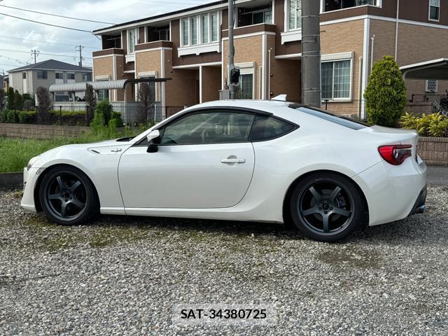 Toyota 86 2013-09 8222466-10