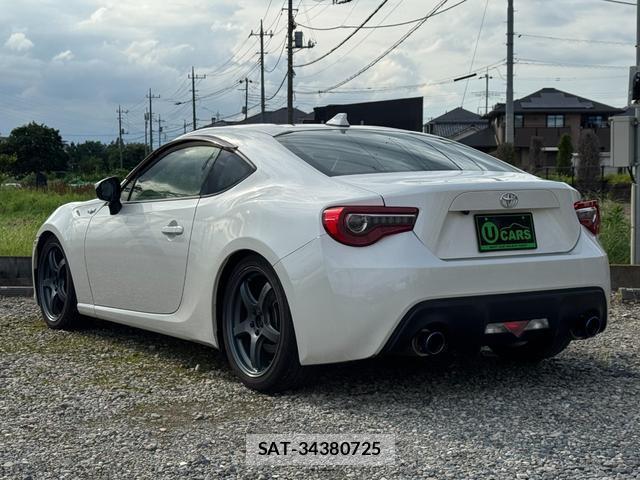 Toyota 86 2013-09 8222466-14