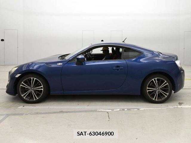 Toyota 86 2012-10 8222550-11