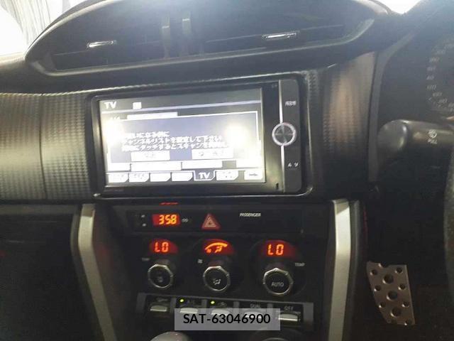 Toyota 86 2012-10 8222550-7