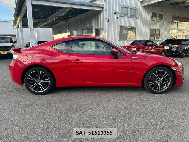 Toyota 86 2013-11 8224204-7