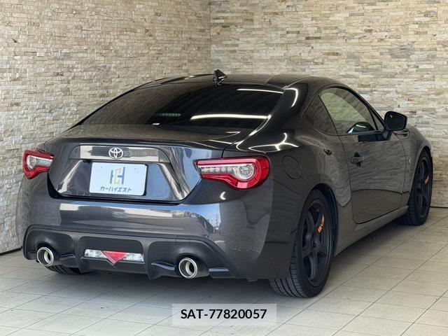 Toyota 86 2018-02 8224363-4
