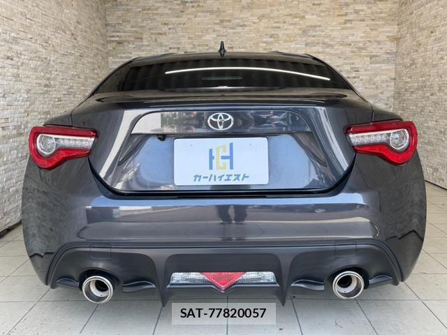 Toyota 86 2018-02 8224363-5