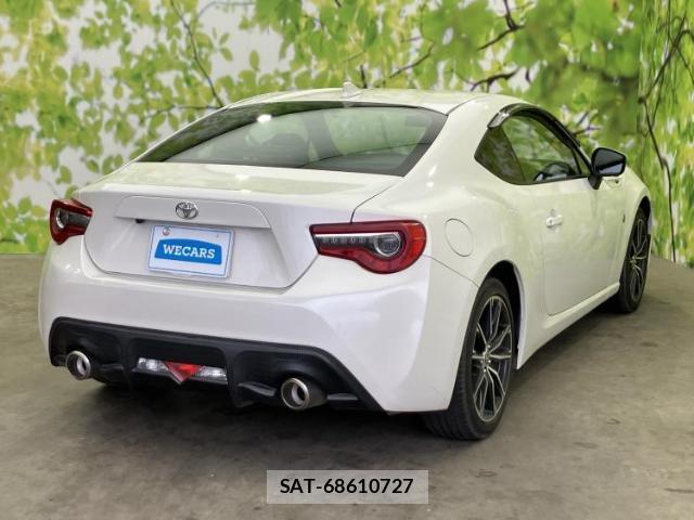 Toyota 86 2018-08 8225121-2