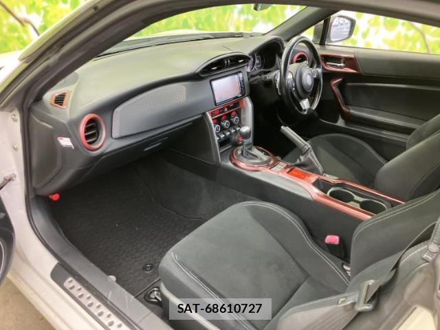 Toyota 86 2018-08 8225121-5