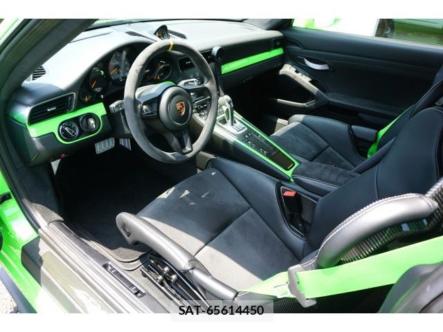 Porsche 911 2019-06 8220813-15