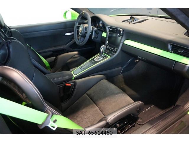 Porsche 911 2019-06 8220813-16