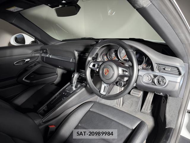 Porsche 911 2017-08 8223860-3