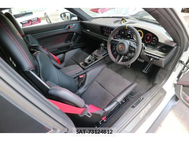 Porsche 911 2024-04 8223864-11