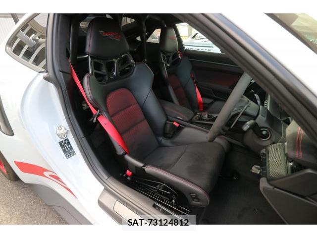 Porsche 911 2024-04 8223864-12
