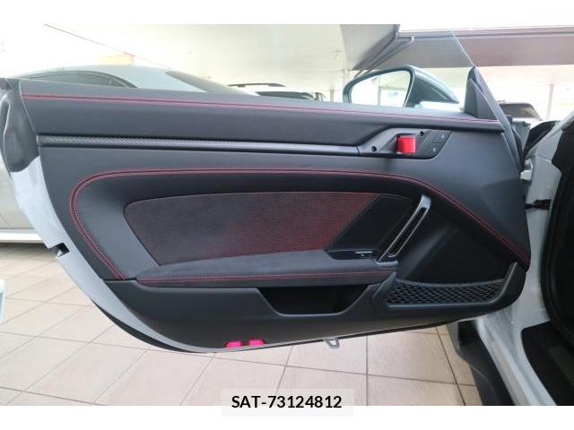 Porsche 911 2024-04 8223864-15
