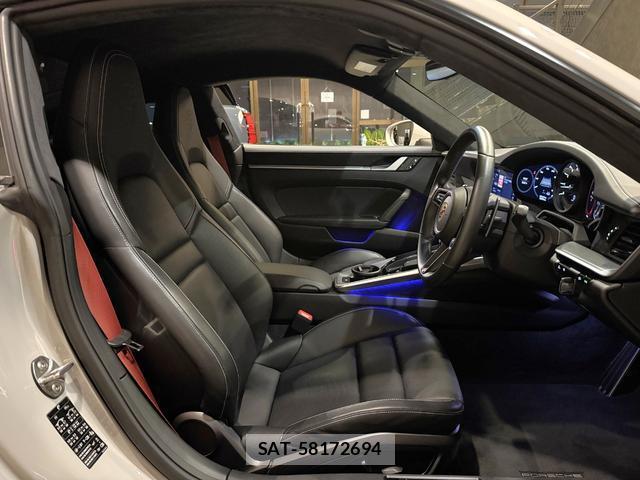 Porsche 911 2020-12 8225559-16