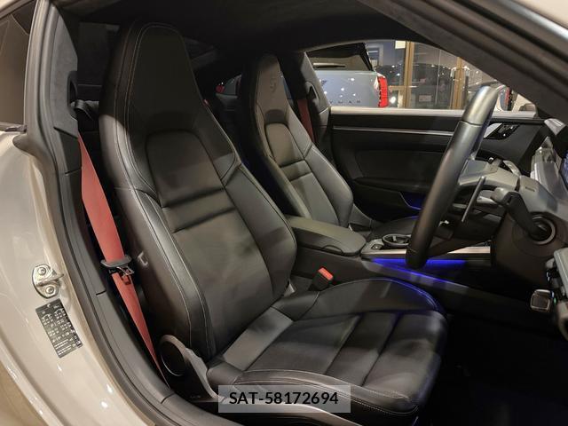Porsche 911 2020-12 8225559-7