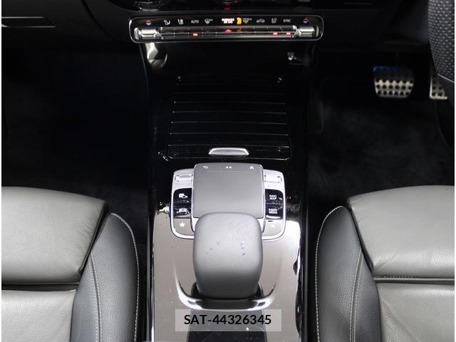 Mercedes Benz A-CLASS 2019-12 8222360-9