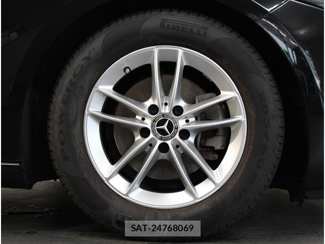 Mercedes Benz A-CLASS 2019-01 8222362-5