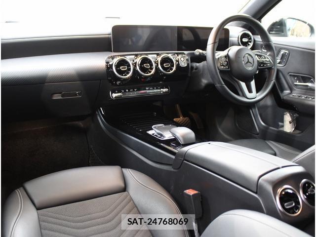 Mercedes Benz A-CLASS 2019-01 8222362-6
