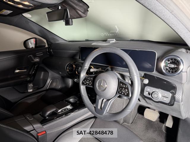Mercedes Benz A-CLASS 2018-12 8223856-3