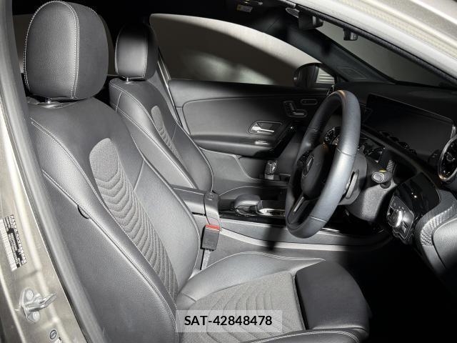 Mercedes Benz A-CLASS 2018-12 8223856-4