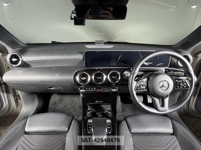 Mercedes Benz A-CLASS 2018-12 8223856-5
