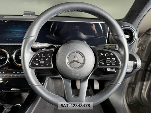 Mercedes Benz A-CLASS 2018-12 8223856-6
