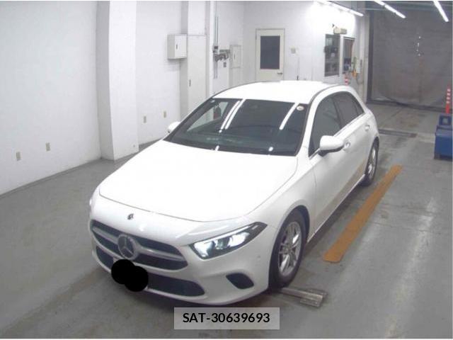 Mercedes Benz A-CLASS 2019-09 8224260-0