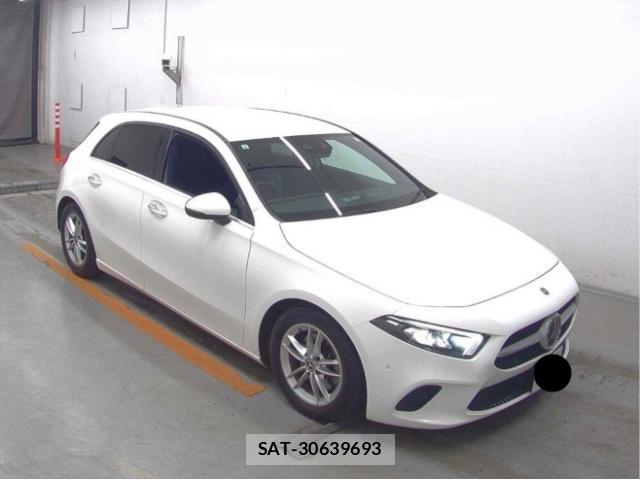 Mercedes Benz A-CLASS 2019-09 8224260-3