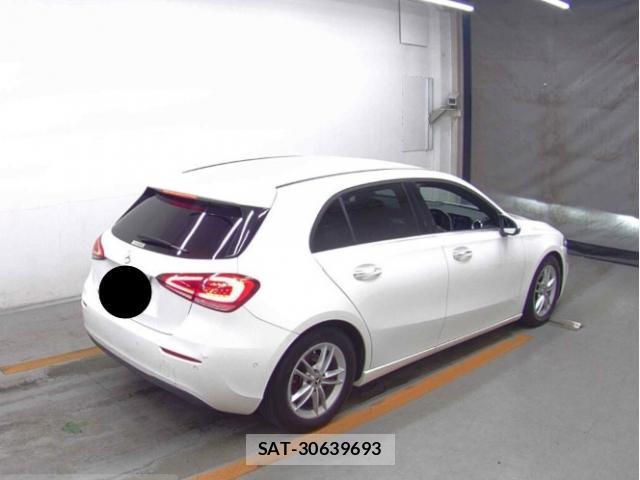 Mercedes Benz A-CLASS 2019-09 8224260-4