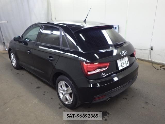 Audi A1 2018-02 8218902-1