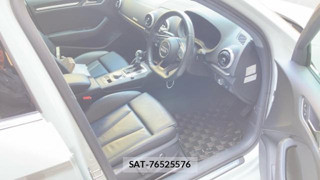 Audi A3 SEDAN 2018-06 8217149-12