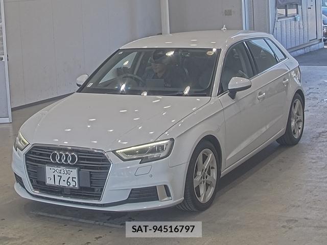 Audi A3 2017-09 8219018-0