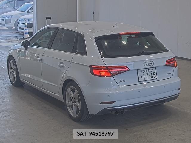 Audi A3 2017-09 8219018-1