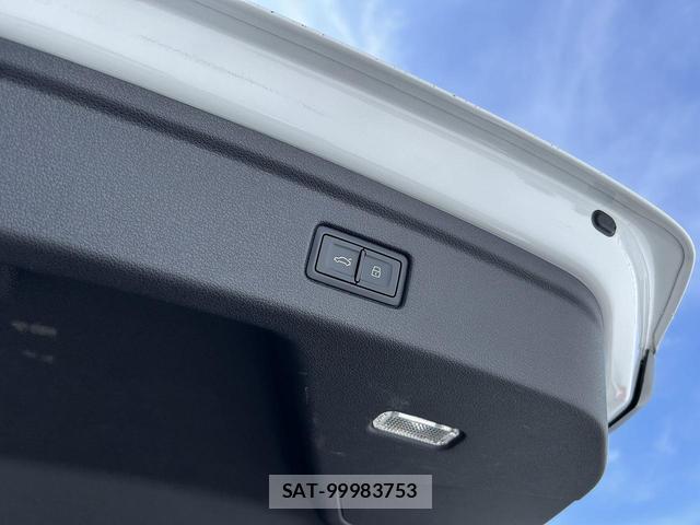 Audi A5 2017-08 8221990-10