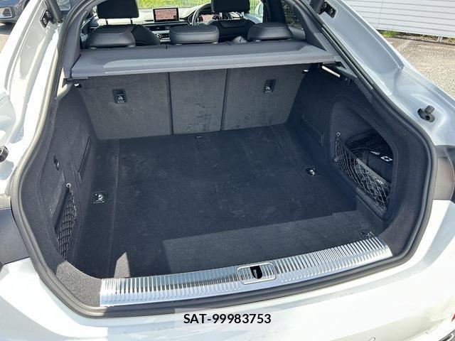 Audi A5 2017-08 8221990-15