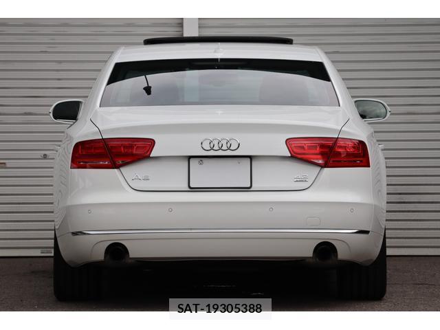 Audi A8 2011-08 8220825-11