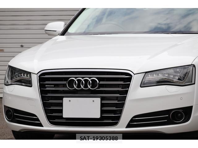 Audi A8 2011-08 8220825-12