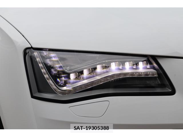 Audi A8 2011-08 8220825-15