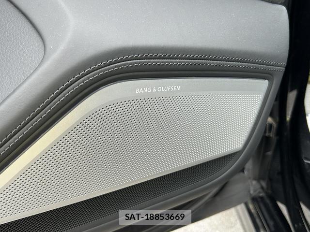 Audi A8 2024-08 8221988-4