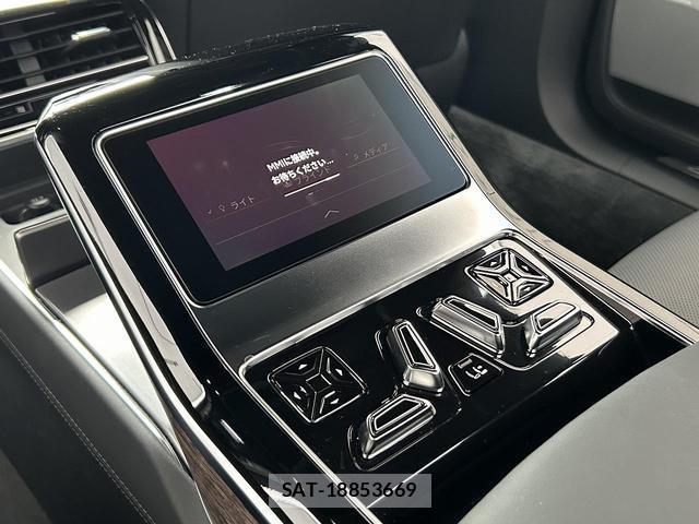 Audi A8 2024-08 8221988-9